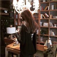 睁眼时他在认真的吻我