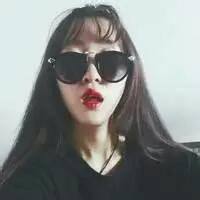 老婆子，你一头白发的