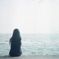 愿你被这个世界温柔以待。 也许那只是说谎的一种