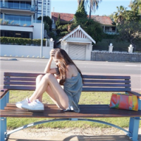 不离开 爱上你是一瞬间的事情