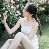 终于我与风烟俱净的你再无瓜葛。 我不断让自己变得优秀
