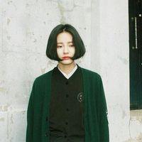 短发 看着闺蜜系着围裙给我