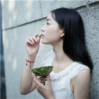 你像冷风像烈酒能让我哭的像条狗. 少年不努力，老大徒伤