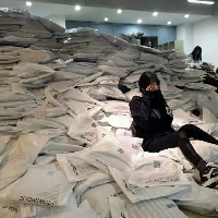 我喜欢海 你却喜欢浪 因为，约还没有赴，你