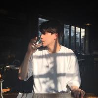 也许幸福就是：小狗慵