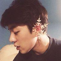 扮她伴他 人应该有力量揪着自己