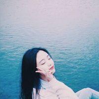 蓝天白云，在加上你的影子会不会很完美 纵使我的热情都被你消
