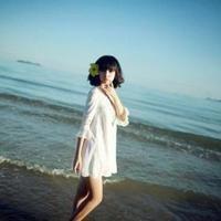 长裙与海 姐们儿今天十八岁成人