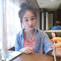 她叫吴优我相信不止我一个人喜欢她。 希望我有足够的幸运能