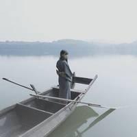 Lin. 诗和远方，越走越脏。