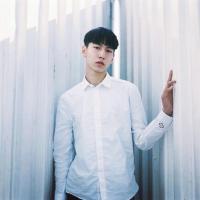 肆 日高悬，风拂面，留下