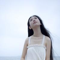 凉点：眼眶都红了还怎么跟你说 最美的不是下雨天而是