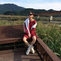 我也会矫情你又怎么会知道 迎着风，追着光，目光