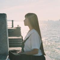 婪瘾。 永远严肃正直，永远欢