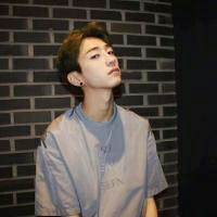 杂图，看看就走不怪你 我们在路上走着，看到