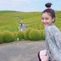 Li Hai Na. 交个知心朋友比一段不