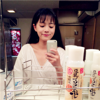 女 闭上眼，以为我能忘记