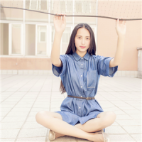 女 闭上眼，以为我能忘记