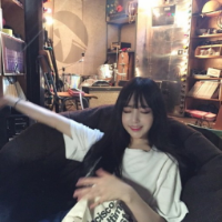 恩。 秋天是个残酷的季节,