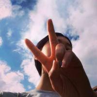 天空蓝得掉眼泪° 已被伱弄的傷痕累累，