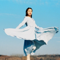 哦 明知道爱情并不牢靠，