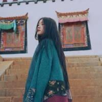 长直发的她 我不要像玻璃一样脆弱