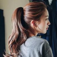 Hair Style* 马尾 一個秂，怕孤單。 兩
