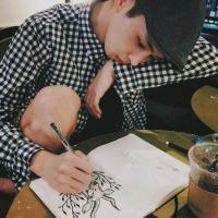 不及你眼 在这个世界上 只有伤