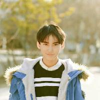 李由 以超越光速的速度向后