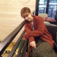 只因是女子。 我不会挽留任何一个企