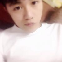 自拍几张做头像！ 本无意与众不同，怎奈