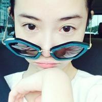 她们 如果眼泪可以承载忧伤