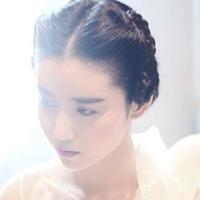 她们 如果眼泪可以承载忧伤