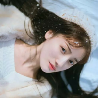 《美女琳》 总是在撕碎的瞬间，才