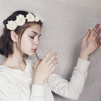 叶落的季节离别多。 如果参透沧海桑田，谁