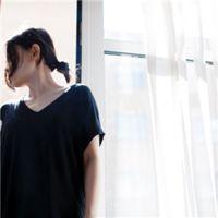 良人：左耳近心情话讲给左耳听 玩笑里常常藏着我的真