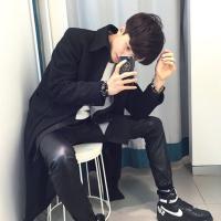敬远方一杯烈酒 热烈的爱情是不可抑制