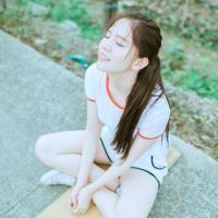 余生请你多多指教。 ╰ァ呵、穿白衬衣的男