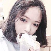 夏梓晗：敬往事一杯酒，再爱也不回头. 以前最不喜欢自己一眼