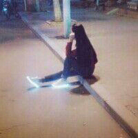 她城。 站在海边就像是电影情