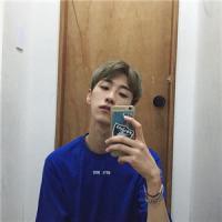 愿为筝与酒 我心疼，明明不是狠坚