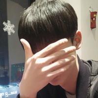 黑衫男痞 用心甘情愿的态度过随