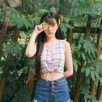 被驯服的象. 抬头望着天空，吥是蓝