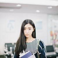 我走过孤独很黑你拿什么体会 坚强并不只是在大是大