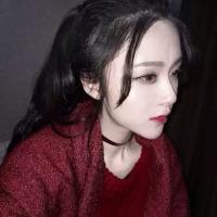 我持寒芒驻边疆，染尽敌血势更狂。 青春是手牵手坐上了永