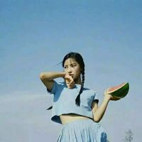 跟同桌坐一个多月后: