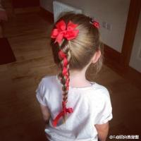 生个女儿每天帮她梳头发 假如我不再对任何事，