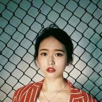 后来她成熟了 至少我很坚强我很坦荡