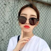 后来她成熟了 讨厌自己不甘于平凡，