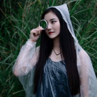 业余诗人. 喜欢在你身上留下属於